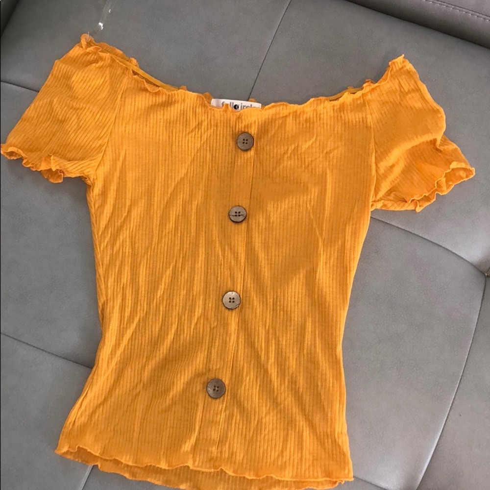 Off the shoulder shirt - medium - fits like Small